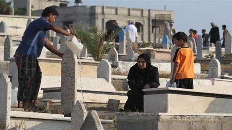 حكم زيارة النساء للقبور يوم الجمعة.. إجابات شرعية وإرشادات هامة