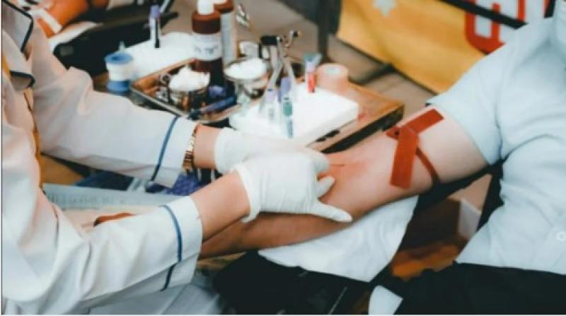 فضيحة المدربة مصاصة الدماء.. استغلال دماء الطلاب للحصول على وحدات دراسية