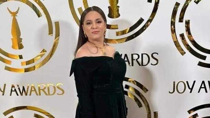 إطلالة صيفية مبهرة للفنانة رحمة أحمد تخطف الأنظار في أحدث جلسة تصوير
