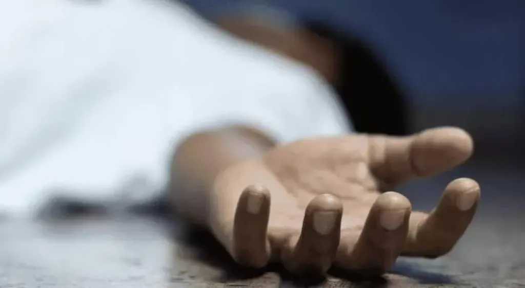 أب يقـ.تل طفلته ويصيب شقيقتها ثم ينـ.تحر في الإسكندرية
